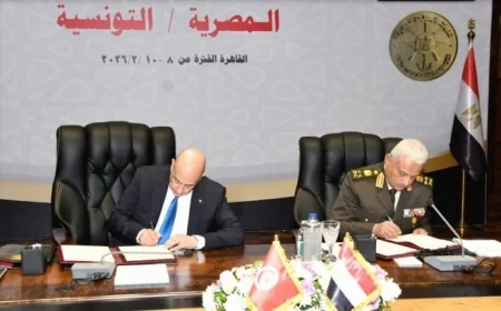 لقاء وزير الدفاع مع نظيره التونسي في ختام الاجتماع الـ18 للجنة التعاون العسكري المشترك