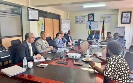 اجتماع مصري أوغندي لتعزيز مشروع تطوير مرسى وسوق الأسماك في كامونجا
