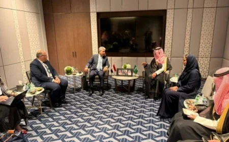 وزير السياحة والآثار المصري يبحث مع نظيره السعودي تعزيز التعاون السياحي والثقافي بين مصر والسعودية