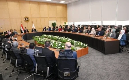 وزير الصناعة يعزز التزامه بدعم التنمية الصناعية في مصر