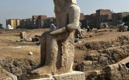 ترميم وتركيب تمثال الملك رمسيس الثاني في الأشمونين بالمنيا يكتمل بنجاح