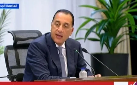 رئيس الوزراء يؤكد ضرورة تحسين أوضاع المواطنين بعد معاناتهم الطويلة جراء خطط الإصلاح