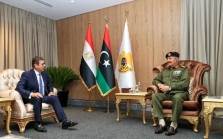 رئيس المخابرات العامة يشدد على أهمية تعزيز العلاقات الثنائية بين ليبيا ومصر خلال لقائه مع المشير خليفة حفتر