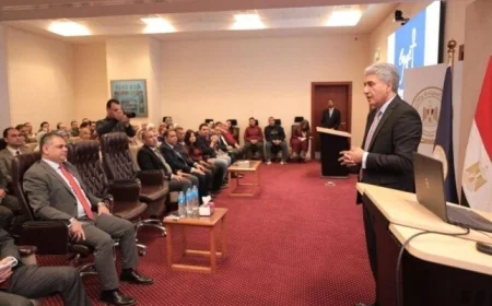 وزير السياحة يناقش استراتيجية الترويج للوزارة لعام 2026-2027