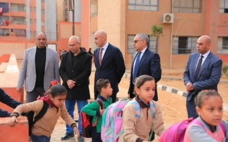 وزير التعليم يقوم بجولة مفاجئة في مدارس الأسمرات بالمقطم لتعزيز الانضباط الدراسي والمستوى التعليمي