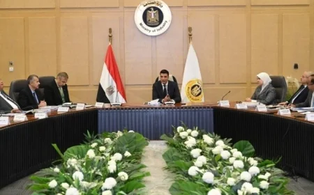 وزير الصناعة يعلن خطة لتعزيز الربط بين البحث العلمي واحتياجات القطاع الصناعي