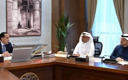 رئيس الوزراء يطلع على آخر تطورات مشروع رأس الحكمة في الساحل الشمالي