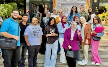 طلاب إعلام القاهرة يتبنون الاستدامة من خلال مشروع 7 لفات للأطفال