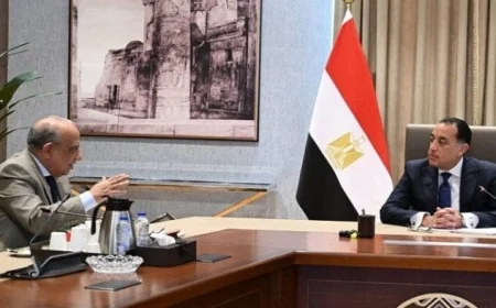 مدبولي يراقب استقرار الشبكة القومية للكهرباء وضمان إمدادات الغاز للمحطات