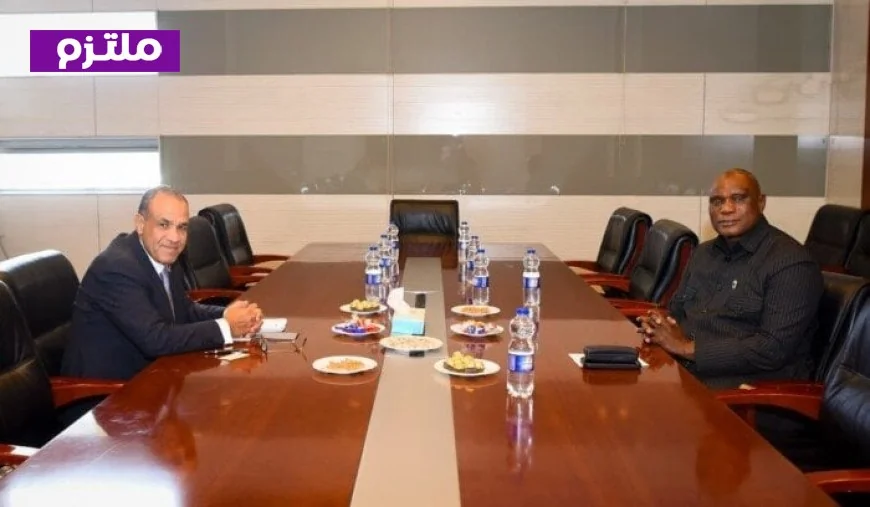 وزير الخارجية يعقد اجتماعاً مع نظيره الجامبي لتعزيز العلاقات الثنائية