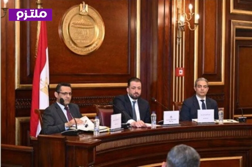 نقيب الصحفيين يحذر من تراجع الصحف المحلية أمام الصحف الأجنبية بسبب الضغوط الاقتصادية