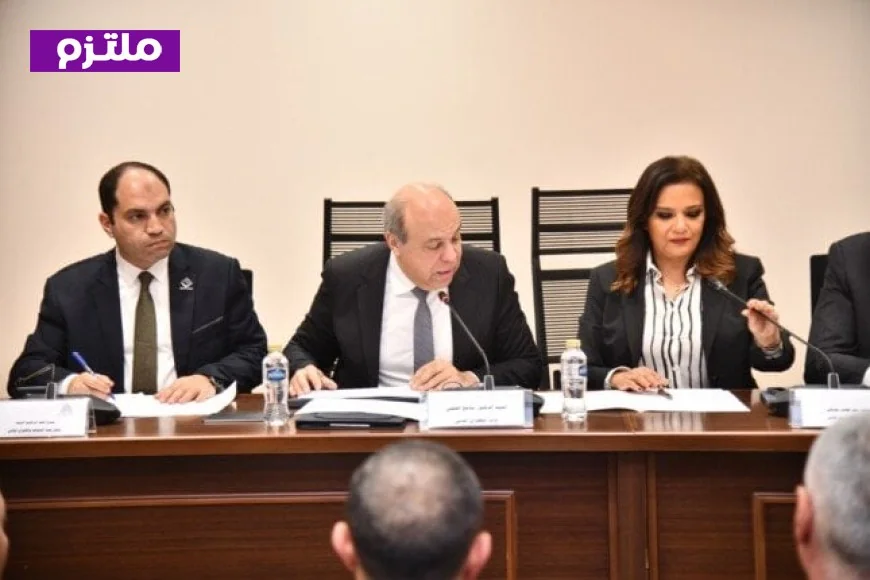 وزير الطيران يكشف عن تراجع خسائر مصر للطيران إلى 13 مليار جنيه