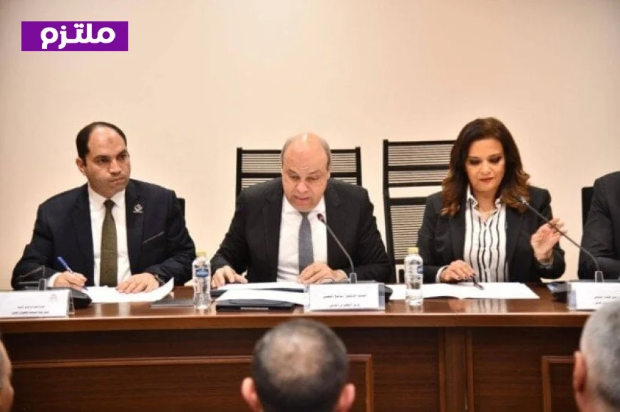 وزير الطيران يكشف خطة شاملة لتطوير قطاع الطيران خلال اجتماعه مع لجنة السياحة في مجلس النواب