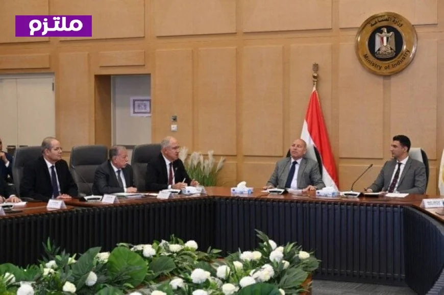 وزير الصناعة يطلق خطة تطوير شاملة لمنطقة شق الثعبان لتعزيز صناعة الرخام والجرانيت