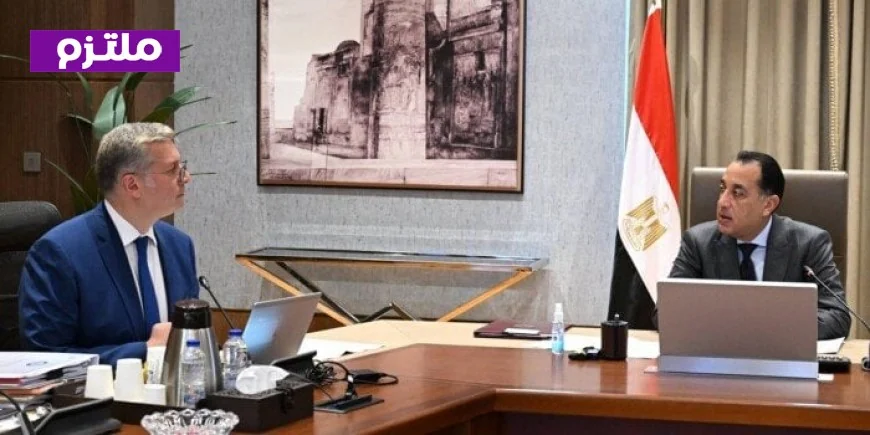 رئيس الوزراء يراقب احتياطيات المواد البترولية مع وزير البترول لضمان مستويات آمنة