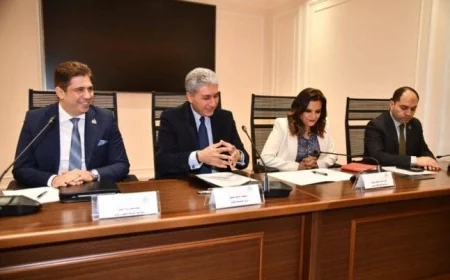 وزير السياحة يؤكد على جهود الوزارة في تطوير كافة المنتجات السياحية المتاحة