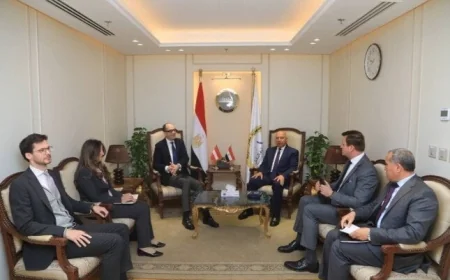 كامل الوزير يتفاوض مع شركة بلاسر النمساوية على إنشاء مركز إقليمي لصيانة ماكينات السكك الحديدية