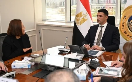 وزير الصناعة يؤكد اهتمام الدولة الكبير بتعزيز صناعة السيارات المحلية