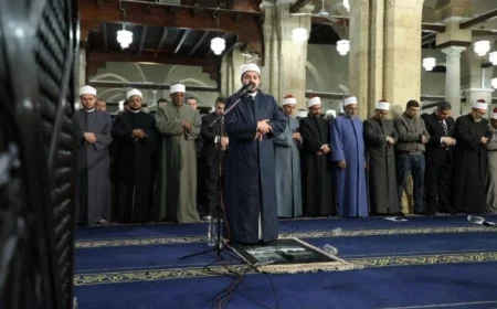 إقبال كبير على الجامع الأزهر في الليلة الـ19 من رمضان مع مشاركة ملحوظة للقراء الشباب في أداء صلاة التراويح