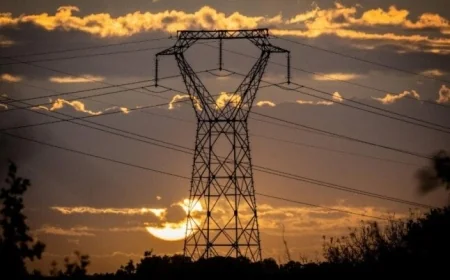 وزير الكهرباء يكشف عن خطط متنوعة لتلبية احتياجات الطاقة في ظل التوترات الإقليمية الحالية