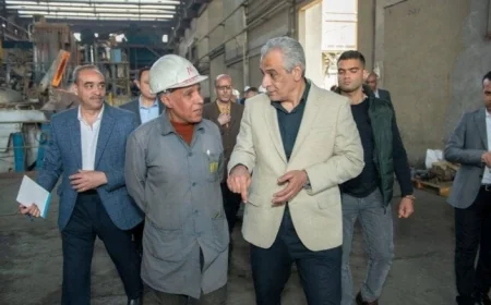 وزير الإنتاج الحربي يعلن عن مكافآت مفاجئة لعمال مصنع حلوان للمسبوكات خلال زيارة تفقدية