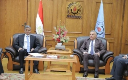 رئيس جامعة السويس يعلن عن تنظيم مؤتمر اقتصادي حول الاقتصاد الأزرق قريبا