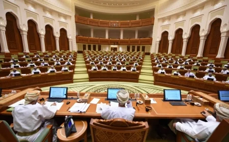 سلطنة عمان تصدر بيانًا حساسًا حول رسوم استقدام العمالة الوافدة: هل هناك تخفيض متوقع؟