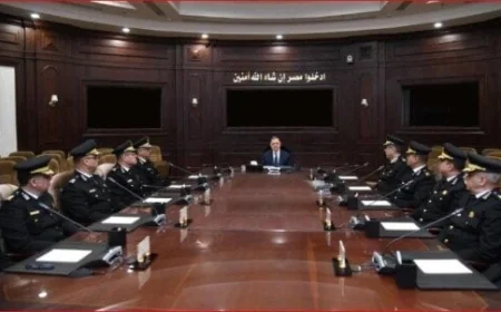 وزير الداخلية يناقش مع القيادات الأمنية خطط تأمين احتفالات عيد الفطر للمواطنين