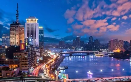 خطة الحكومة لمواجهة ارتفاع أسعار الوقود تشمل إرجاء المشاريع وترشيد الاستهلاك والعمل عن بعد وسط تداعيات حرب إيران