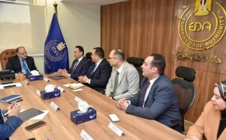 رئيس هيئة الدواء يتناقش مع شركة يوتوبيا فارماسيتيكالز حول استراتيجيات التوسع وتعزيز التصنيع المحلي