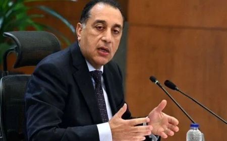 رئيس الوزراء يعلن عن بدء العمل أونلاين يوم الأحد من كل أسبوع بدءًا من أول أبريل