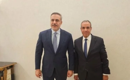 اجتماع وزير الخارجية مع نظيره التركي في إسلام آباد لتعزيز جهود خفض التصعيد