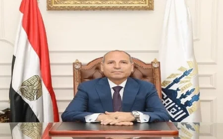 محافظ القاهرة يعكف على دراسة غلق شوارع وسط البلد أمام السيارات وتحويلها لمناطق مشاة