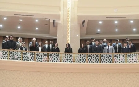 وفد طلابي يستكشف مقر مجلس النواب في العاصمة الجديدة