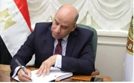 وزير العمل يعلن عن صرف 3.32 مليون جنيه كمنح جديدة لضحايا حوادث العمالة غير المنتظمة في 3 محافظات