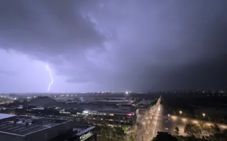 تحذيرات عاجلة من طقس السعودية اليوم سيول وأمطار غزيرة تجتاح عدة مناطق