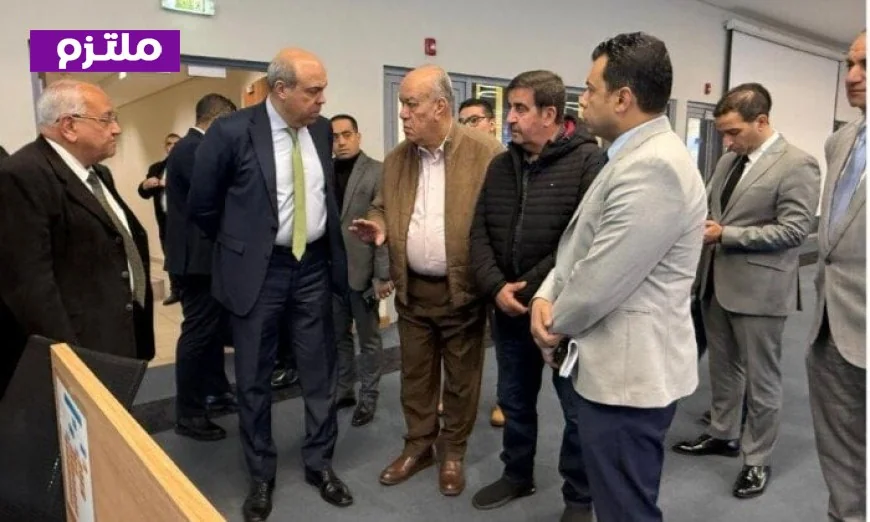 وزير الطيران ومدير مطار القاهرة يقومان بجولة تفقدية لمتابعة سير العمل في المطار