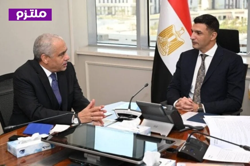 وزير الصناعة يؤكد على دعم الحكومة لمشاريع مجموعة العربي لتعزيز الصناعة المحلية