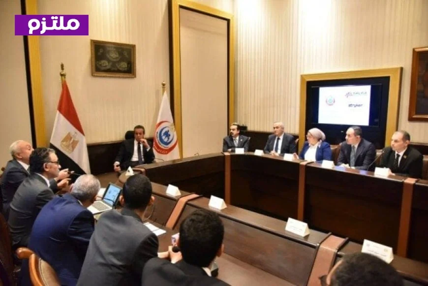 وزير الصحة يستكشف استخدام الروبوتات الجراحية وتقنيات الذكاء الاصطناعي في جراحة العظام
