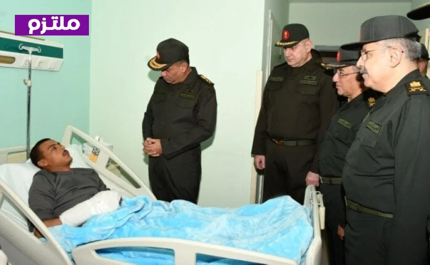 وزير الدفاع يتفقد جرحى القوات المسلحة في مجمع الجلاء الطبي