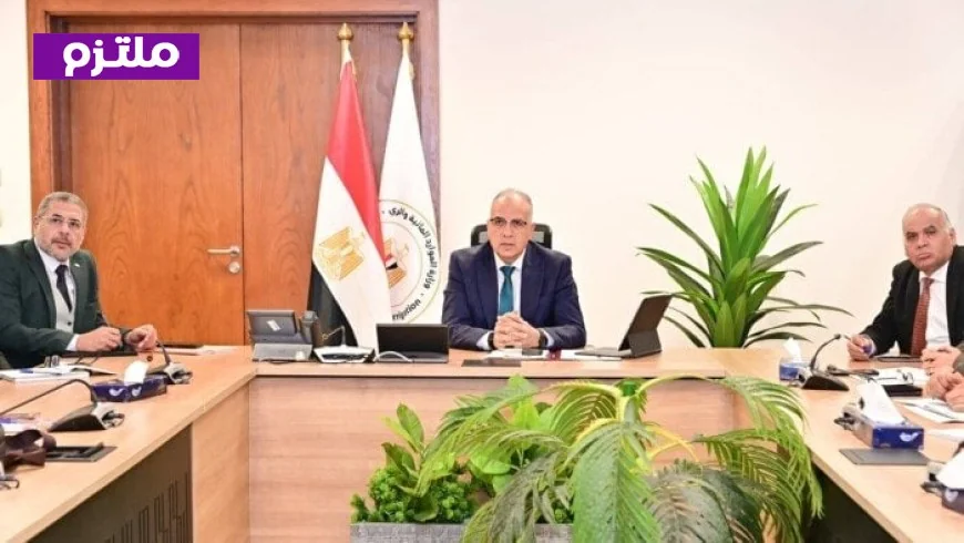 وزير الري يدعو لإنهاء أعمال تطهير المساقي بسرعة في محافظات القناة