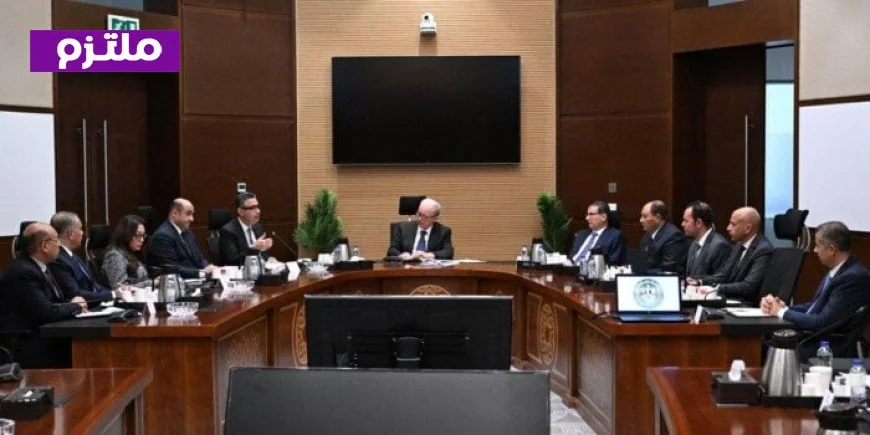 نائب رئيس مجلس الوزراء يؤكد أهمية تأمين احتياطيات قوية من السلع الأساسية لضمان استقرار السوق