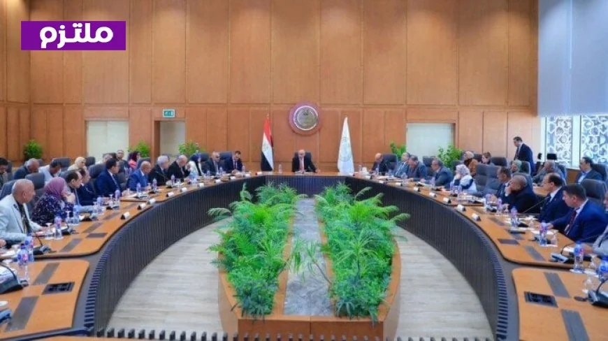 وزير التعليم يعلن عن ضوابط مشددة لامتحان الإعدادية مع التركيز على أسئلة الكتاب المدرسي