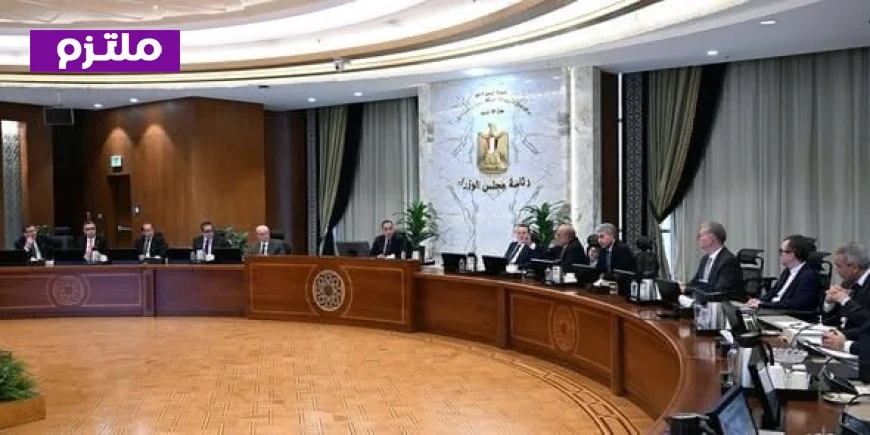 مدبولي يقود اجتماع إدارة الأزمات ويقترح رفع غلق المحال خلال عيد الأقباط