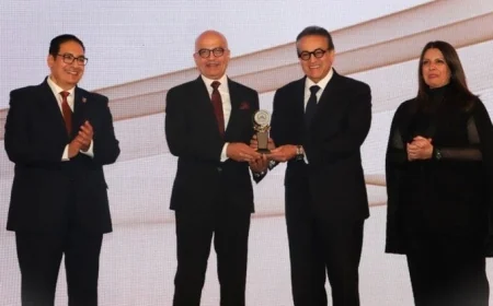 تحت رعاية وزير الصحة جامعة عين شمس تكرم في مؤتمر طب الأسنان الدولي بجامعة القاهرة