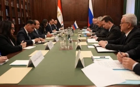 وزير الخارجية يجتمع مع سكرتير مجلس الأمن القومي الروسي لتعزيز التعاون الدولي