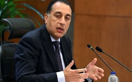 رئيس الوزراء يعلن عن جهود الدولة لتسهيل استثمارات المستثمرين في جميع القطاعات