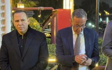 حضوري بارز لكبار الشخصيات الإعلامية والسياسية والفنية في عزاء نجل الإعلامي محمود الورواري مع صور وفيديوهات مميزة