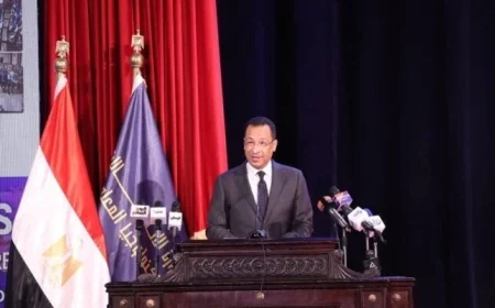 وزير الاتصالات يعلن عن توفير فرص عمل لآلاف المتدربين على منصات العمل الحر في أجيال مصر الرقمية