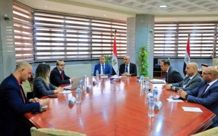 وزير التعليم يسعى لإدخال الثقافة المالية في المناهج الدراسية لتعزيز الوعي الاقتصادي